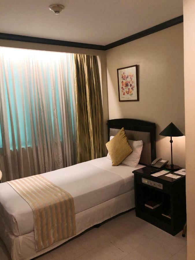 Tower Inn Makati Business Hotel Makati City Bagian luar foto